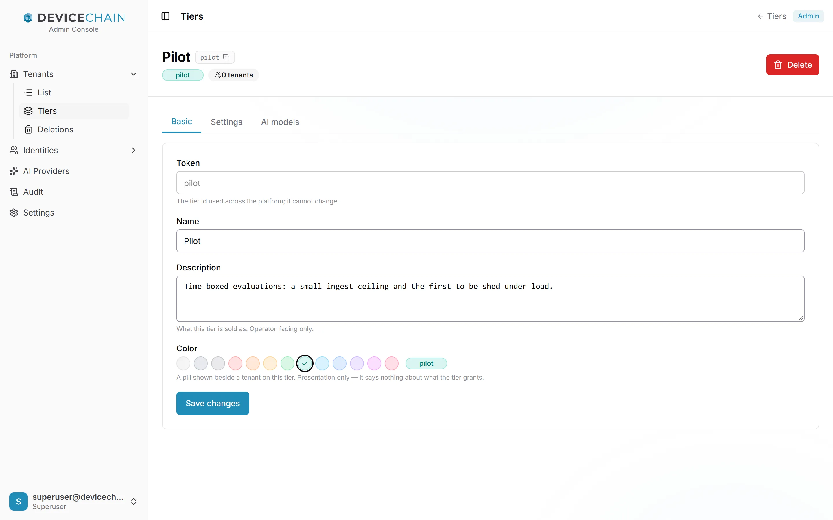 Pilot 层级的页面，令牌 pilot，带有 pilot 标签、0 个租户和 Delete 按钮。Basic 选项卡显示 Token pilot（灰色）、Name Pilot、描述“限时评估：摄取上限较小，负载下最先被卸载”、一排色板（其中青色被选中，旁边是预览标签），以及“Save changes”按钮。